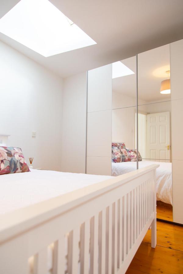 Two Bedroom Townhouse In The Heart Of Dungarvan Dungarvan  Bagian luar foto