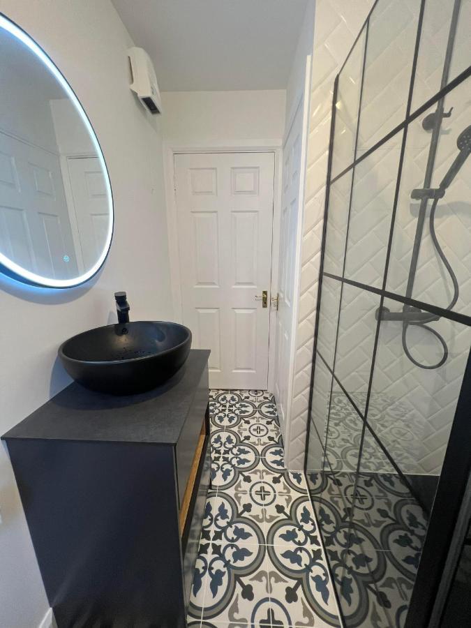 Two Bedroom Townhouse In The Heart Of Dungarvan Dungarvan  Bagian luar foto