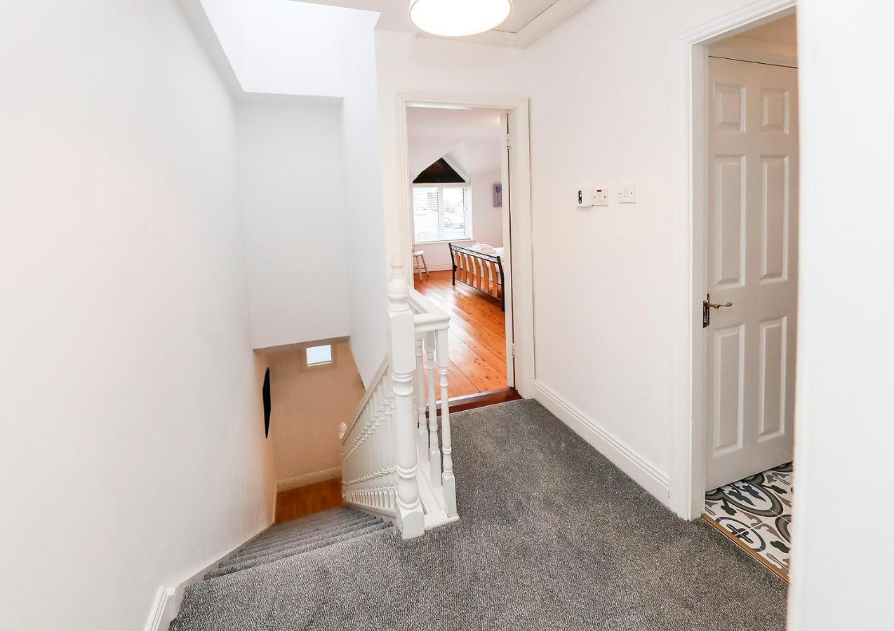 Two Bedroom Townhouse In The Heart Of Dungarvan Dungarvan  Bagian luar foto