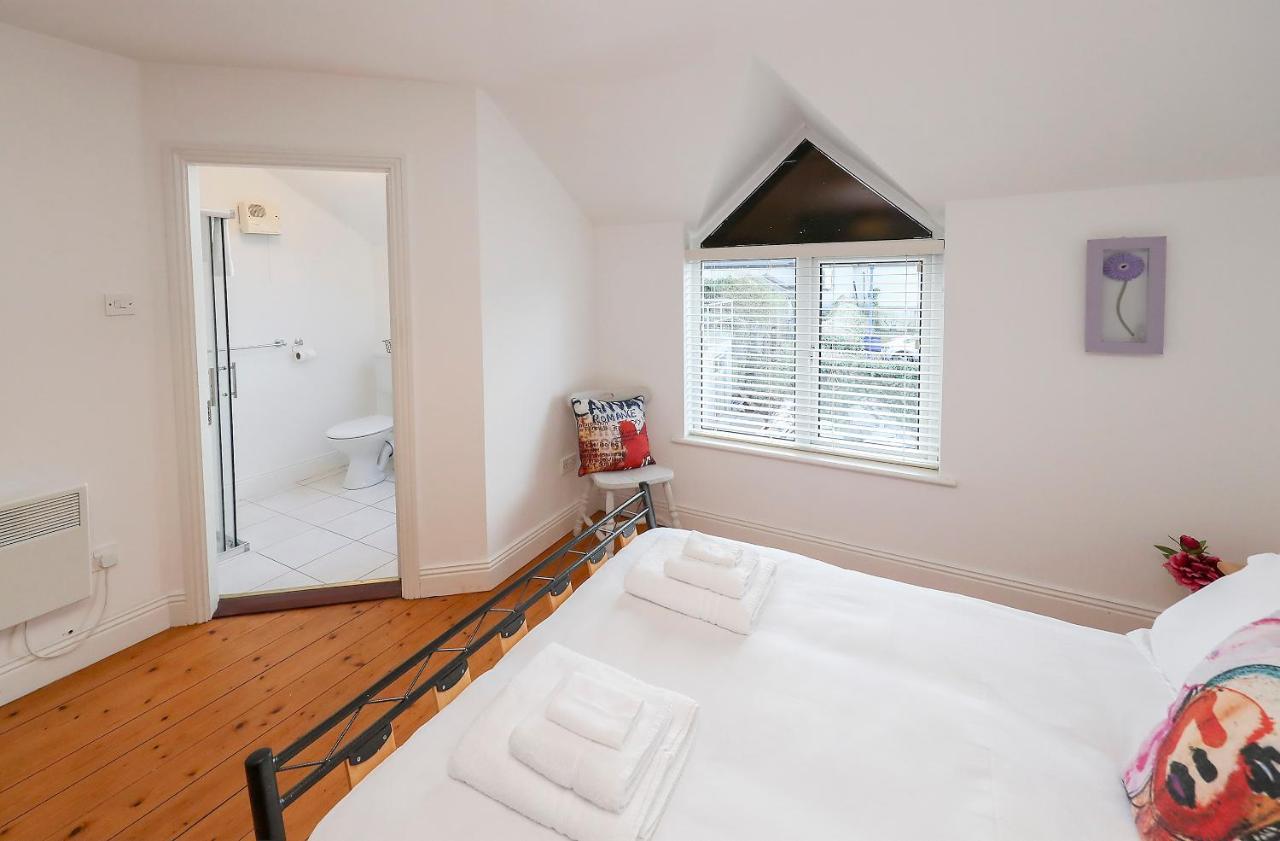 Two Bedroom Townhouse In The Heart Of Dungarvan Dungarvan  Bagian luar foto