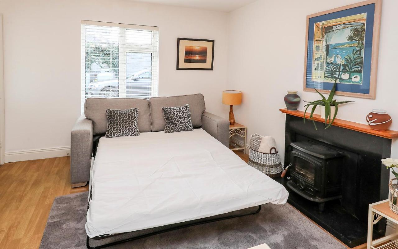 Two Bedroom Townhouse In The Heart Of Dungarvan Dungarvan  Bagian luar foto