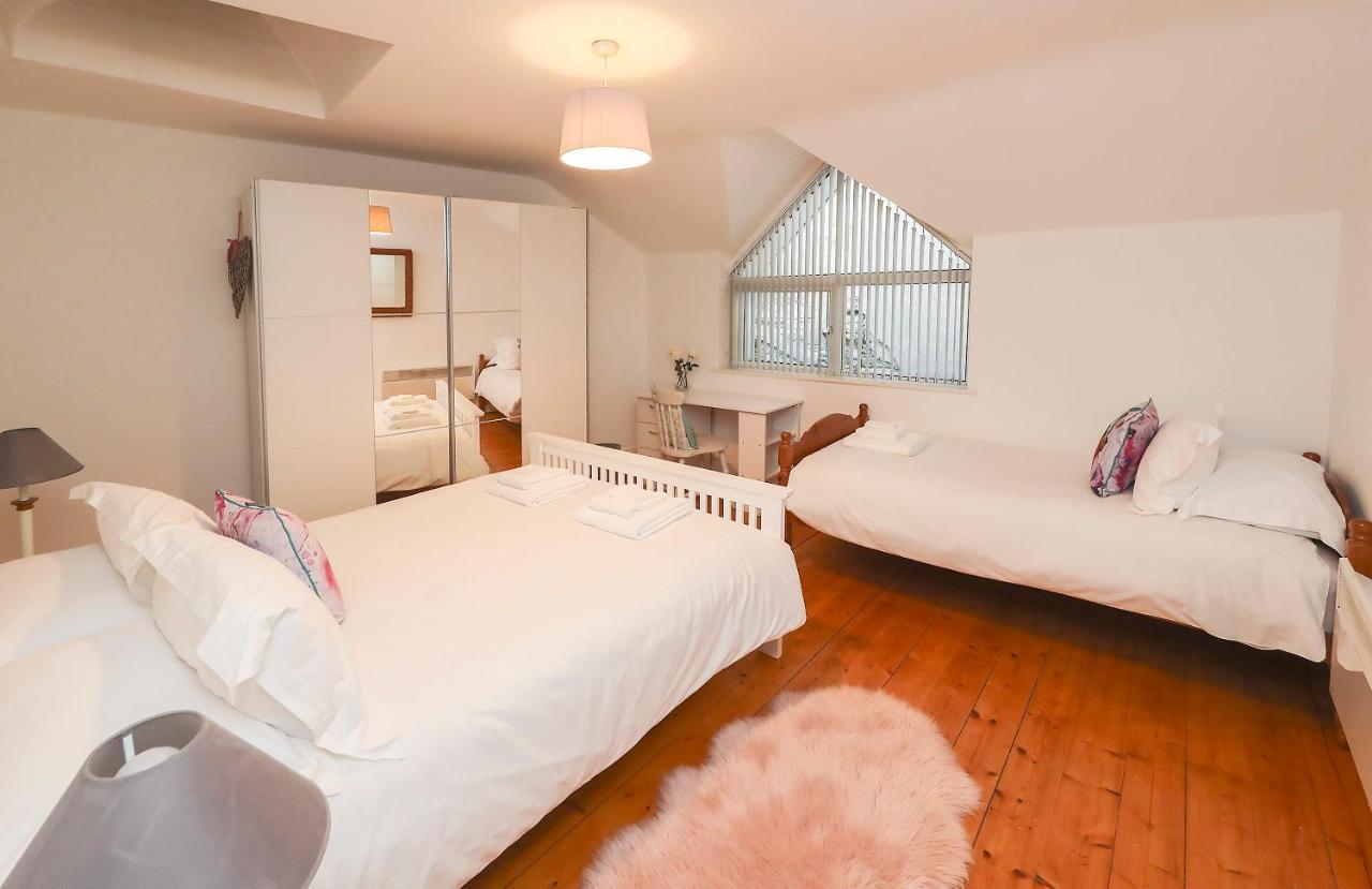 Two Bedroom Townhouse In The Heart Of Dungarvan Dungarvan  Bagian luar foto