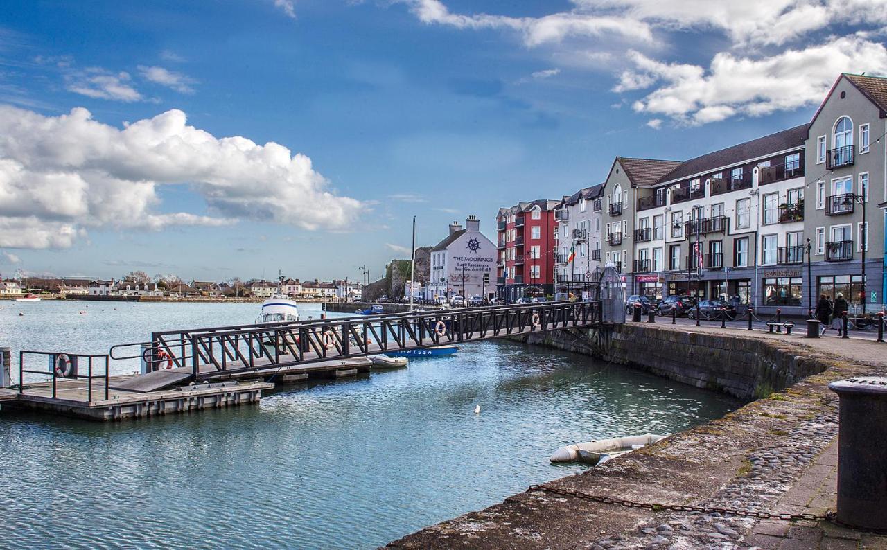 Two Bedroom Townhouse In The Heart Of Dungarvan Dungarvan  Bagian luar foto
